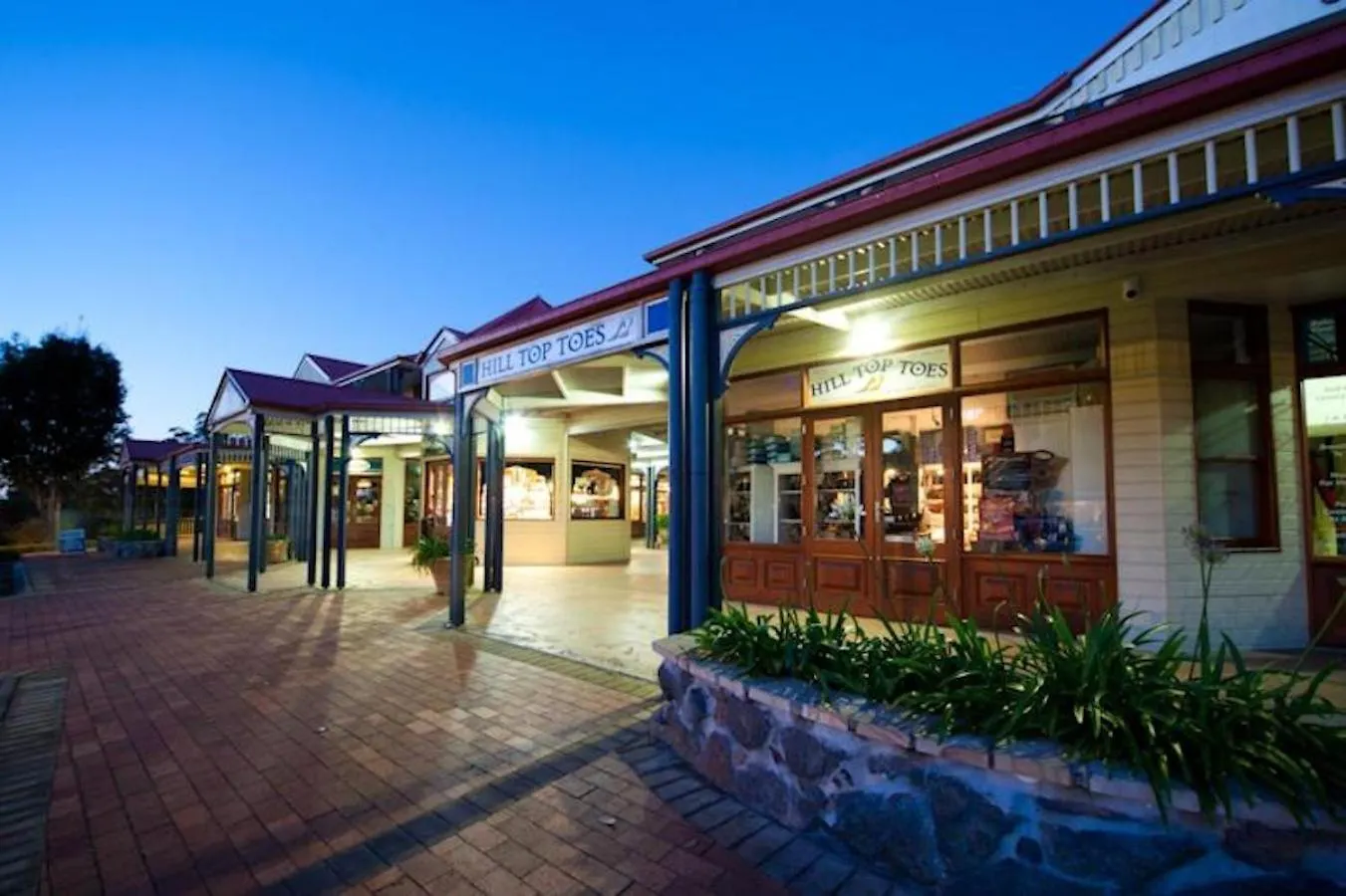 Treetops Seaview Montville Lodge